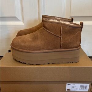 NWT. UGG Womens Chestnut Classic Ultra Mini Platform Boot Size 6
